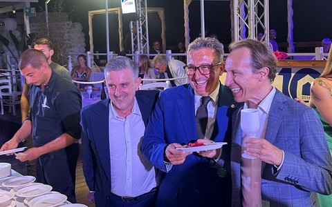 Caricasa festeggia 10 anni con Isah, una serata di beneficenza con Cristiano Militello