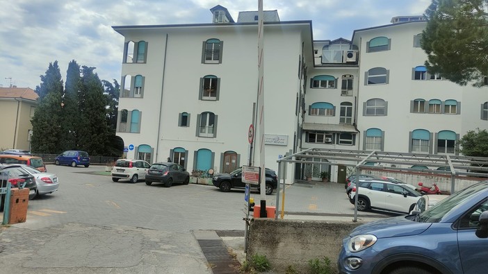 La Regione non paga, stipendi a rischio alla clinica Sant'Anna di Imperia