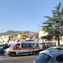 Imperia, scontro tra due scooter alla rotonda di via della Repubblica: ferita una giovane di 25 anni