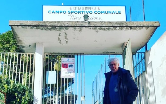 Chicco Lombardi fotografato all'ingresso del 'Ciccione' Chicco Lombardi fotografato all'ingresso del 'Ciccione'