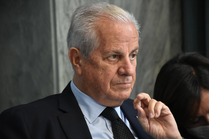 Dimissioni del direttore generale di Asl1 Silvio Falco, Claudio Scajola: “Dispiace perché uomo di valore. L’ospedale nuovo? Si va avanti” Dimissioni del direttore generale di Asl1 Silvio Falco, Claudio Scajola: “Dispiace perché uomo di valore. L’ospedale nuovo? Si va avanti”