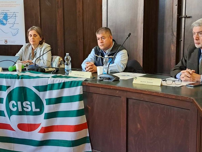 Maratona della Pace a Imperia, don Rito Alvarez: ‘In Colombia bambini sfruttati, violentati e reclutati dai narcos’ Maratona della Pace a Imperia, don Rito Alvarez: ‘In Colombia bambini sfruttati, violentati e reclutati dai narcos’