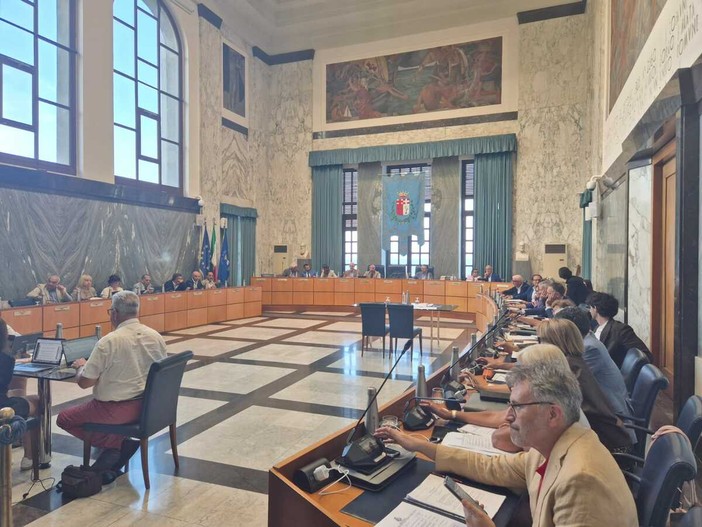Imperia conferisce la cittadinanza onoraria a Pertini e De Gasperi