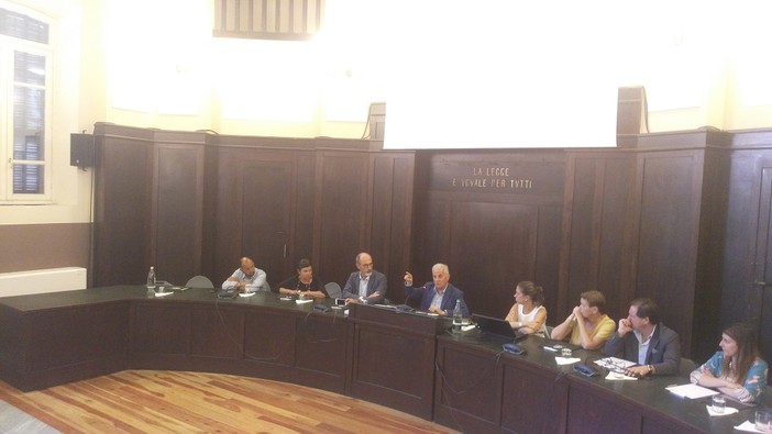 Imperia: Scajola sul futuro politico "Non mi candido alle regionali, alle europee ho votato Berlusconi, ma non Forza Italia" Imperia: Scajola sul futuro politico "Non mi candido alle regionali, alle europee ho votato Berlusconi, ma non Forza Italia"