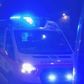 Imperia, perde il controllo dello scooter: ventenne in codice rosso