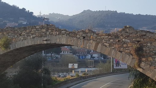 'Viaggio nelle frazioni di Imperia': visita a Castelvecchio sede del ‘Castrum Vetus Uneliae’ 'Viaggio nelle frazioni di Imperia': visita a Castelvecchio sede del ‘Castrum Vetus Uneliae’