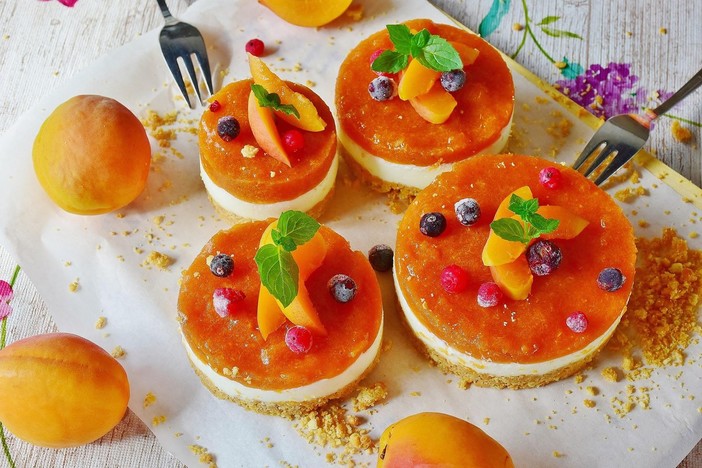 Mercoledì Veg: oggi cuciniamo cheesecake alle albicocche senza cottura