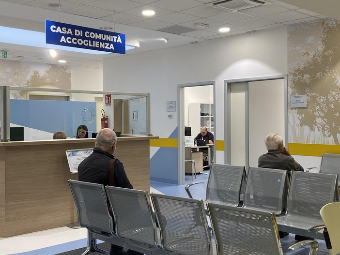 Sanità in piazza, punti informativi e ambulatori mobili in tour