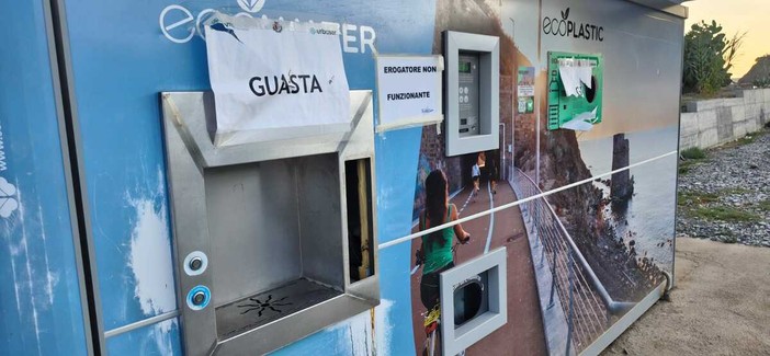 Vandali in azione al Prino, la casetta dell'acqua resta fuori servizio Vandali in azione al Prino, la casetta dell'acqua resta fuori servizio