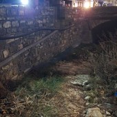 Diano Marina, 17enne cade in un canale da tre metri: in ospedale
