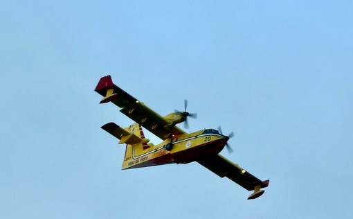 Incendio boschivo a Pairola, rogo sotto controllo ma Rifondazione accusa la Regione Incendio boschivo a Pairola, rogo sotto controllo ma Rifondazione accusa la Regione