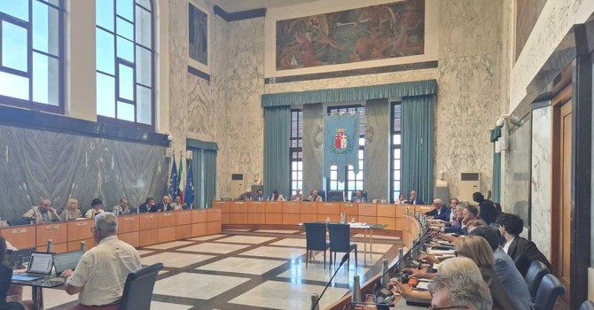 Imperia conferisce la cittadinanza onoraria a Pertini e De Gasperi