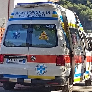 Bimbo ha fretta, mamma partorisce prima dell'arrivo in ospedale sull'ambulanza