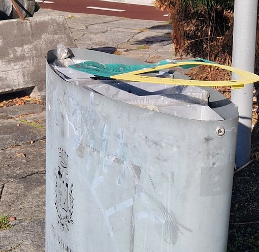 Imperia, un appello per il restyling per i cestini pubblici Imperia, un appello per il restyling per i cestini pubblici