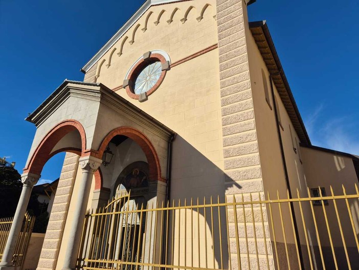 Imperia, presidio dello Spiraglio Imperiese contro la  “campana per la vita”