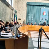 Scontro sugli autovelox, bagarre in Consiglio. Il sindaco: "Sono gli automobilisti ad aver violato le regole"