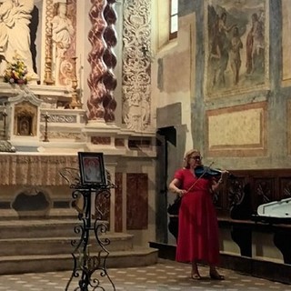 A Rezzo il concerto della musicista irlandese Catriona McElhinney Grimes