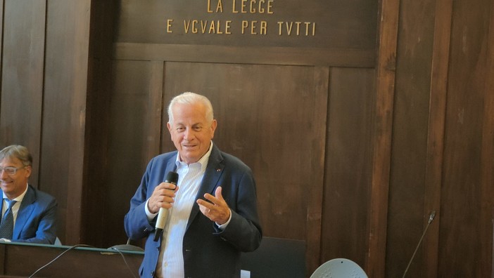 Imperia, Scajola al congresso cittadino di Fratelli d’Italia: “Serve coerenza e coraggio, i partiti devono cambiare o resteranno ininfluenti” Imperia, Scajola al congresso cittadino di Fratelli d’Italia: “Serve coerenza e coraggio, i partiti devono cambiare o resteranno ininfluenti”