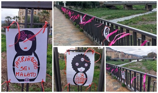 Festa della Donna: fiocchi rosa e volantini sul ponte Impero (foto)