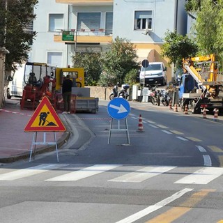 Imperia senz'acqua, autobotti al Parasio e in via Matteotti: grave guasto alla rete idrica