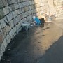 Allarme degrado a Borgo San Moro: perdita d'acqua e cattivi odori a pochi passi dalla scuola Allarme degrado a Borgo San Moro: perdita d'acqua e cattivi odori a pochi passi dalla scuola