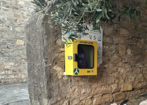 A Vessalico, arriva il defibrillatore: un dono per salvare vite A Vessalico, arriva il defibrillatore: un dono per salvare vite