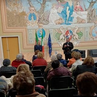 Sicurezza e prevenzione, anziani di Diano Marina a lezione per difendersi dai truffatori