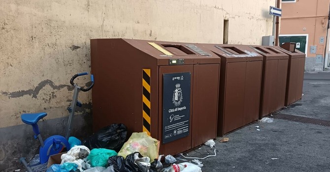 Fondura di Porto Maurizio, il degrado continua a preoccupare: i residenti invocano le telecamere