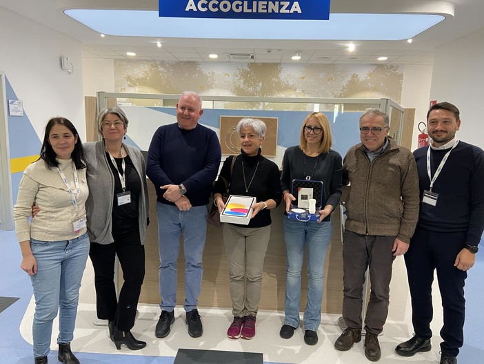 'Sorridi con Pietro' e 'Il Cuore di Martina' donano un ecografo al Palasalute di Imperia 'Sorridi con Pietro' e 'Il Cuore di Martina' donano un ecografo al Palasalute di Imperia