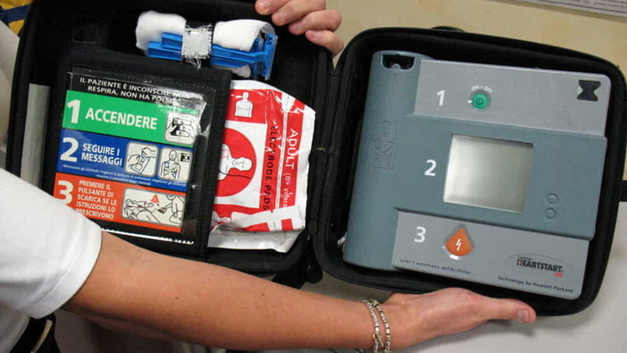 Imperia, defibrillatori nei borghi della città. Sasso: “Dopo la mozione del consigliere Ornamento già al lavoro per l'installazione” Imperia, defibrillatori nei borghi della città. Sasso: “Dopo la mozione del consigliere Ornamento già al lavoro per l'installazione”