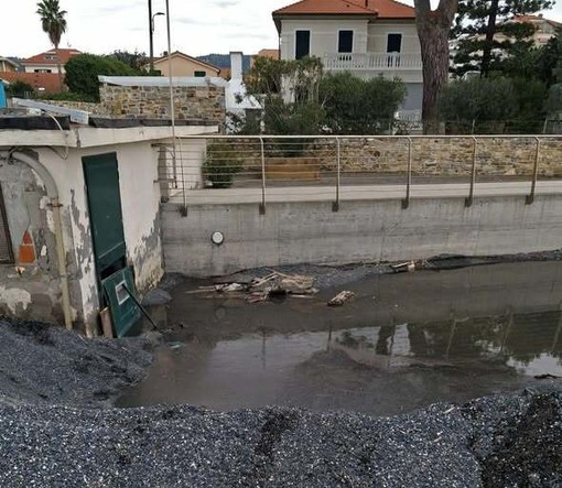 Diano Marina, Borgo Paradiso e la ghiaia della discordia