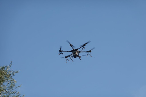 Il drone della polizia locale continuerà a volare nel cielo di Dolcedo