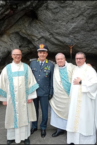 Delegazione delle Forze Armate e Corpi Armati di Imperia al 64° pellegrinaggio militare internazionale a Lourdes Delegazione delle Forze Armate e Corpi Armati di Imperia al 64° pellegrinaggio militare internazionale a Lourdes
