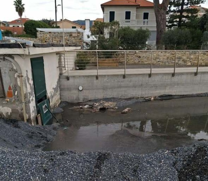 Diano Marina, Borgo Paradiso e la ghiaia della discordia