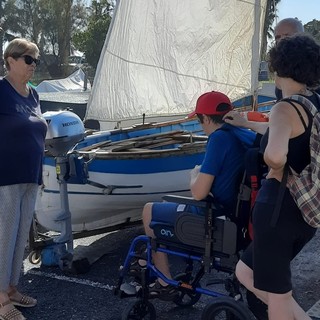 Disabili in vacanza fanno 'scuola' di vela, canoa e pesca al Prino