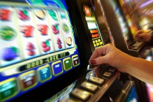 Dipendenza da gioco d'azzardo in provincia, 110 persone in cura presso l'Asl 1 Imperiese