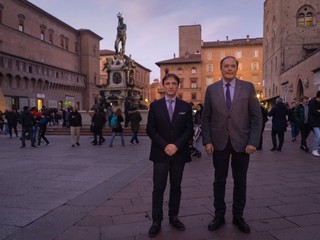 Febbraio 2020, Fabrizio Di Salvo e Davide Pettener a Bologna durante le riprese del Documentario “Aleramici in Sicilia” (photo credit, Gianluca Battilani) Febbraio 2020, Fabrizio Di Salvo e Davide Pettener a Bologna durante le riprese del Documentario “Aleramici in Sicilia” (photo credit, Gianluca Battilani)