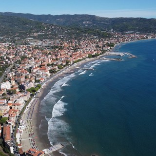 Turismo, Trevia (Federalberghi): "Novanta giorni di stagione non bastano più"