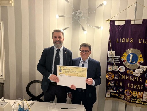 Il Marathon Club Imperia dona 2.185 euro ai Lions per il Parco inclusivo