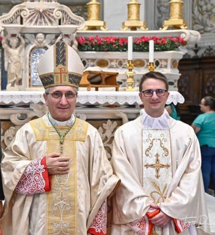 Messa per la pace celebrata da monsignor Borghetti a Diano Marina