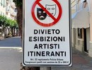 Diano Marina vieta le esibizioni degli artisti di strada: la protesta di Rifondazione Comunista