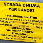 Imperia, demolizione di una tettoia pericolante nell’ex Italcementi: scatta la chiusura dell'Argine Sinistro Imperia, demolizione di una tettoia pericolante nell’ex Italcementi: scatta la chiusura dell'Argine Sinistro