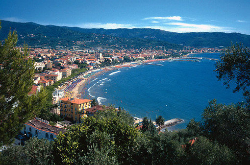 Diano Marina: per il 'Bomba day' di Taggia domenica ingresso in spiaggia ai Bagni Delfino al prezzo di 3 euro