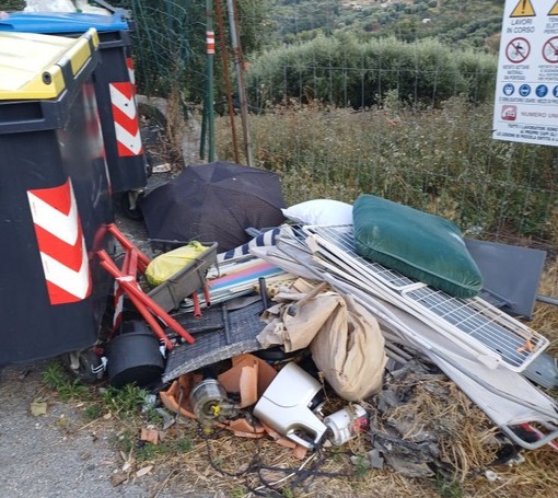 Diano Serreta, scoperta una discarica abusiva: "Non è la prima volta"