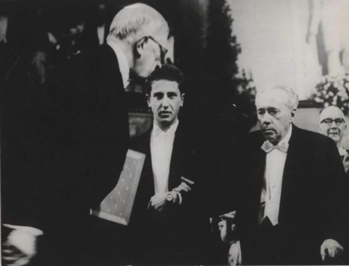 ACCADDE OGGI. 1 OTTOBRE 1983. Imperia premia i suoi figli migliori con il Trofeo disegnato da Bruno Munari ACCADDE OGGI. 1 OTTOBRE 1983. Imperia premia i suoi figli migliori con il Trofeo disegnato da Bruno Munari