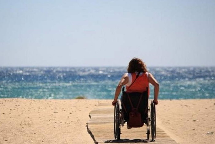 Imperia: spiagge libere accessibili a tutti, anche ai portatori di handicap, l'impegno della candidata Cinzia De Negri