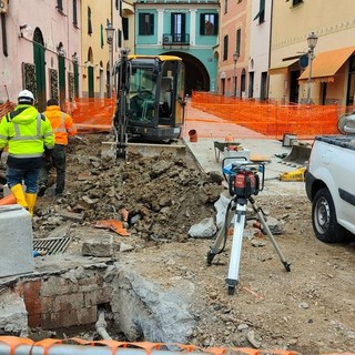 A Dolcedo sei dissuasori per proteggere piazza Doria