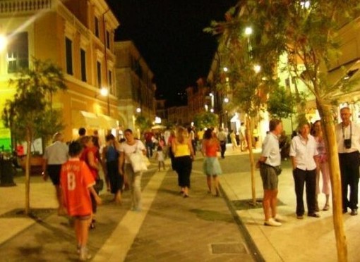 Diano Marina, 14 euro per una pasta in bianco: il conto di un turista scatena la polemica sul caro vacanze Diano Marina, 14 euro per una pasta in bianco: il conto di un turista scatena la polemica sul caro vacanze