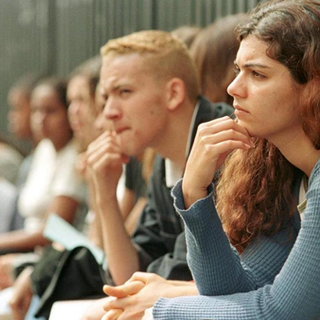 La disoccupazione dilaga tra i giovani, ma l’apprendistato resiste