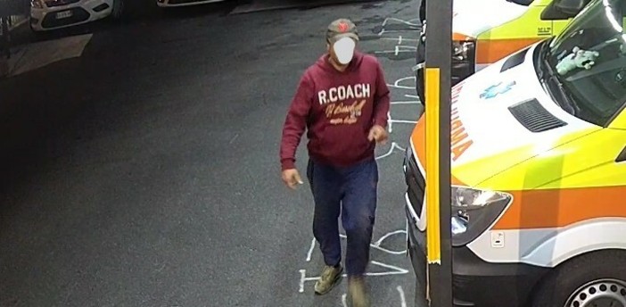 Vandali colpiscono mezzi di soccorso: denunciati due imperiesi